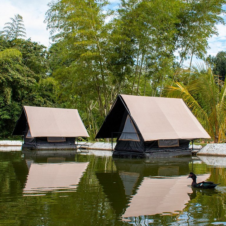 Aventura en Carpa Flotante en Mystic Natural.