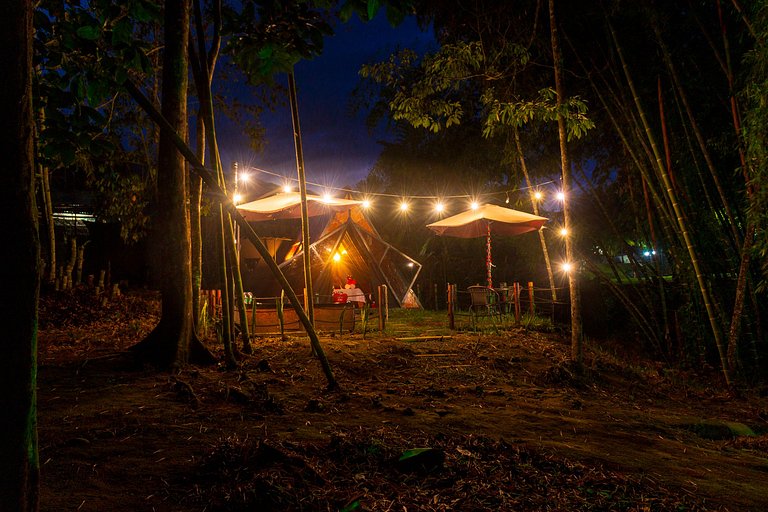 Aventura en Carpa Flotante en Mystic Natural.