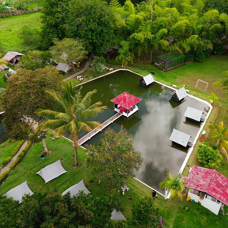 Aventura en Carpa Flotante en Mystic Natural.