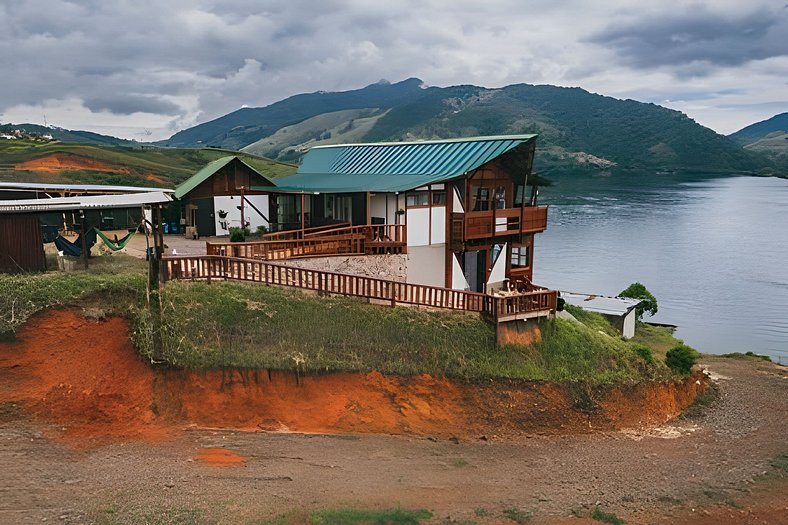 Cabaña a orillas del lago Nature & Fun