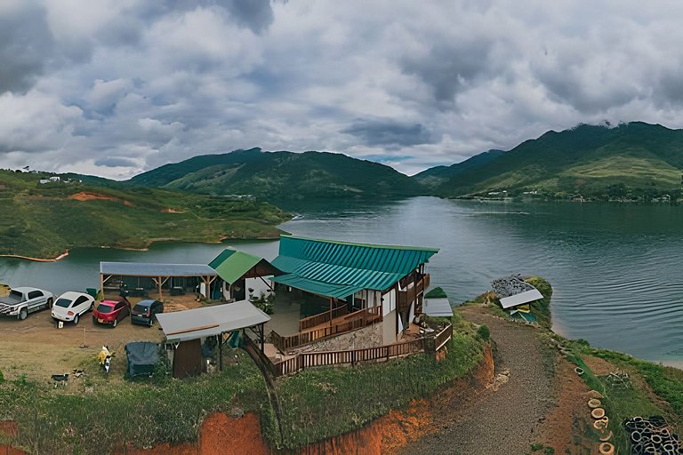 Cabin on the Shores of Lake Nature & Fun