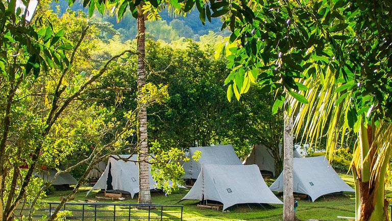 Desconéctate y Relájate,Camping de Lujo en el Lago