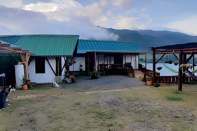 Habitación cerrada con Carpa