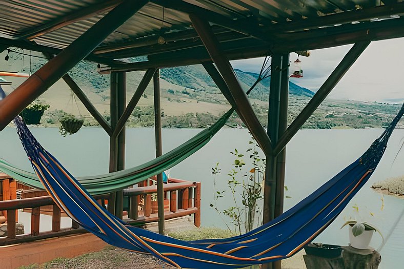 Habitación cerrada con Carpa